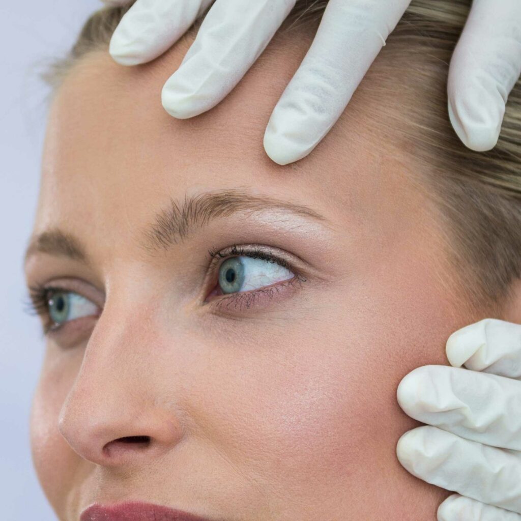 Cuánto-dura-una-blefaroplastia-en-quirófano